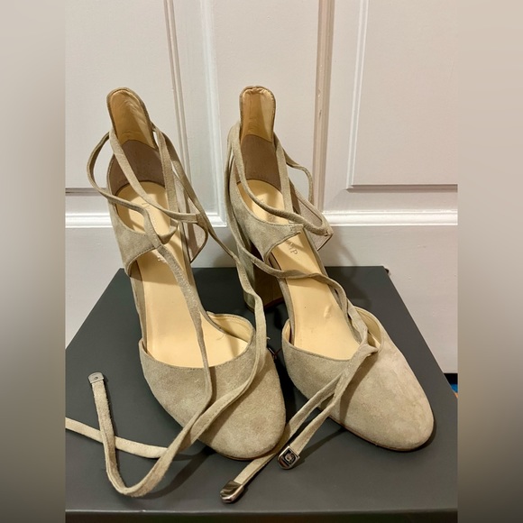 Ivanka Trump, Suede Lace up Shoes Size 8.5 - Picture 2 of 5